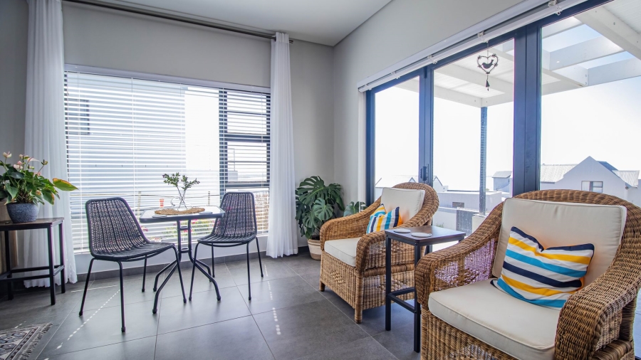 3 Bedroom Property for Sale in Hoogland Western Cape